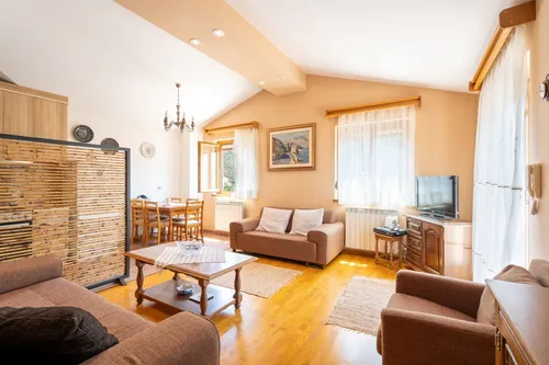 4 Bedrooms Family Home in Kotor