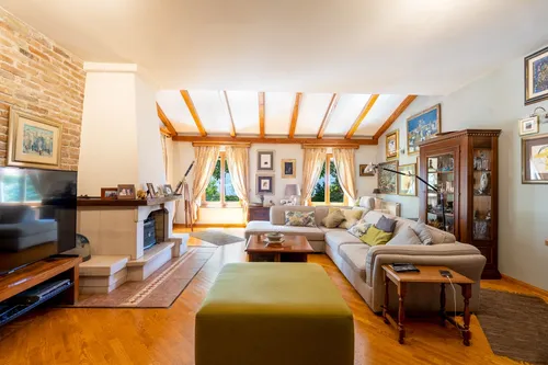 4 Bedrooms Family Home in Kotor