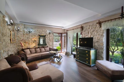 4 Bedrooms Villa in Kotor