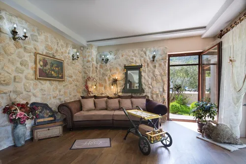 4 Bedrooms Villa in Kotor