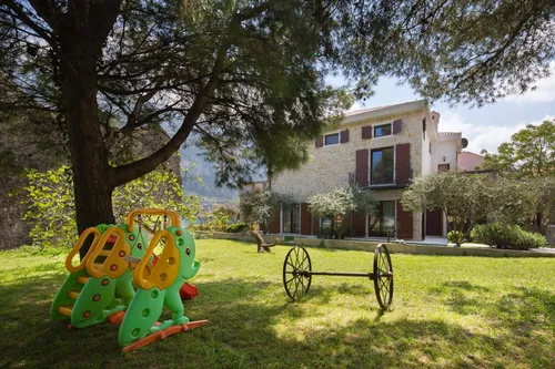 4 Bedrooms Villa in Kotor