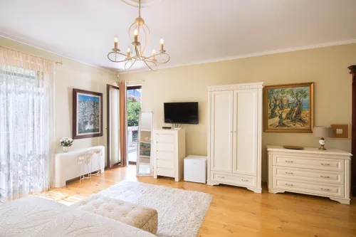 4 Bedrooms Villa in Kotor