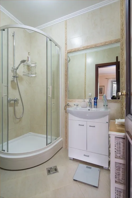 4 Bedrooms Villa in Kotor