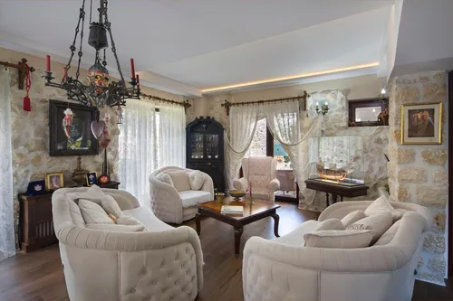 4 Bedrooms Villa in Kotor