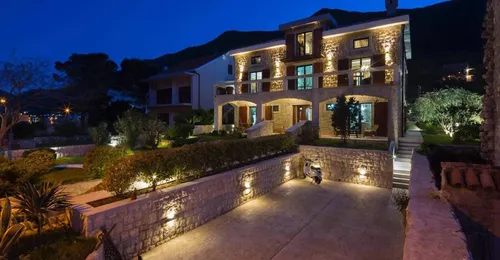 Beautiful waterfront villa with pool