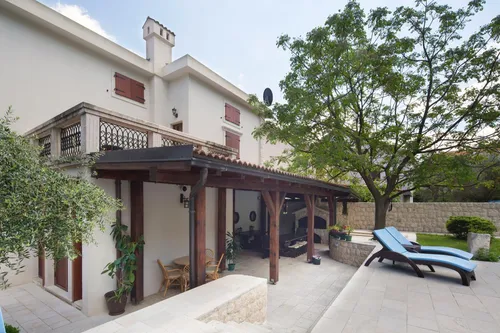 4 Bedrooms Villa in Kotor