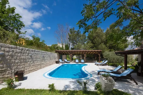 4 Bedrooms Villa in Kotor