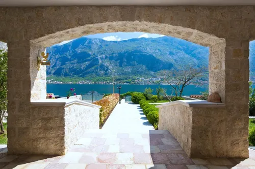 4 Bedrooms Villa in Kotor