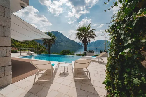 3 Bedrooms Villa in Kotor