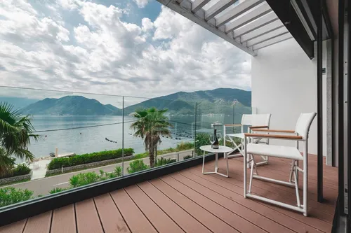 3 Bedrooms Villa in Kotor