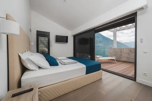 3 Bedrooms Villa in Kotor