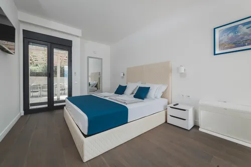 3 Bedrooms Villa in Kotor