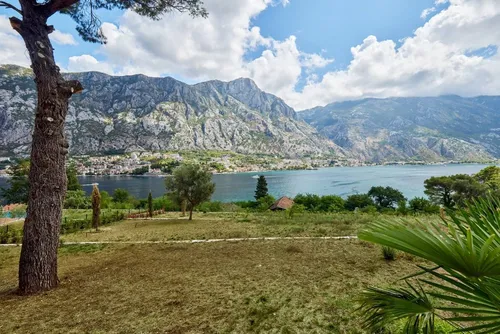 5 Bedrooms Villa in Kotor