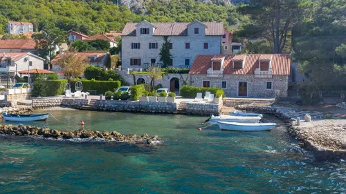 3 Bedrooms House in Dobrota