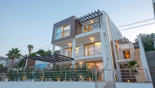 New villa, with a pier, for sale in Tivat municipality