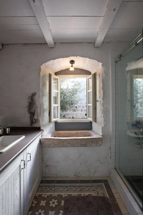 3 Bedrooms Villa in Kotor