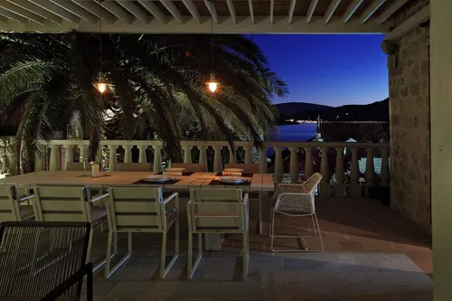 3 Bedrooms Villa in Kotor