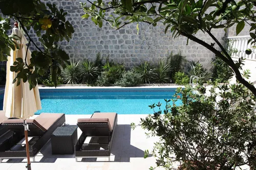 3 Bedrooms Villa in Kotor