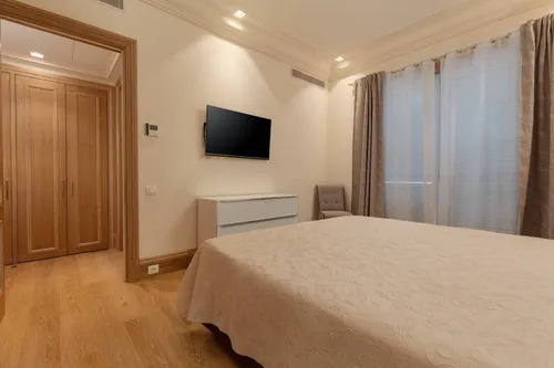 1 Bedroom Apartment in Porto Montenegro