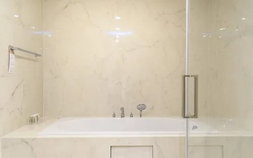 2 Bedrooms Apartment in Dukley Gardens