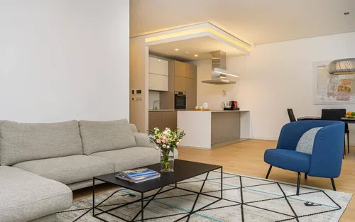 2 Bedrooms Apartment in Dukley Gardens