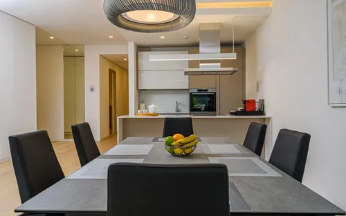 2 Bedrooms Apartment in Dukley Gardens