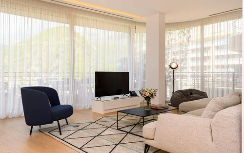 2 Bedrooms Apartment in Dukley Gardens