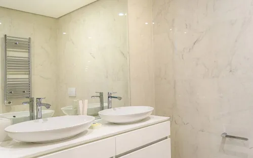 2 Bedrooms Apartment in Dukley Gardens