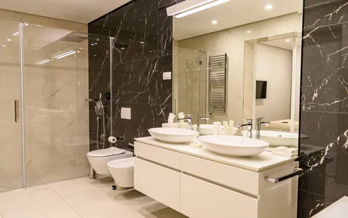 2 Bedrooms Apartment in Dukley Gardens