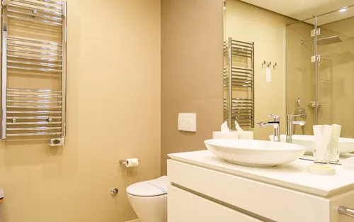 2 Bedrooms Apartment in Dukley Gardens