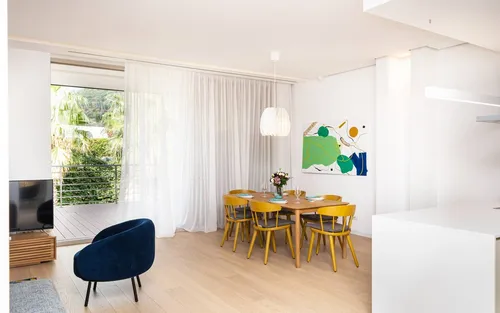 2 Bedrooms Apartment in Dukley Gardens