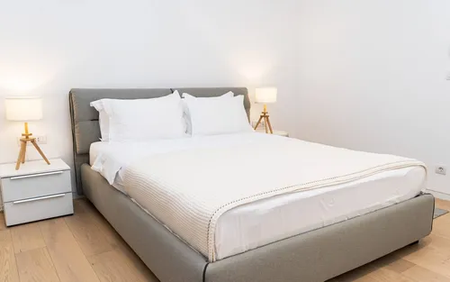 2 Bedrooms Apartment in Dukley Gardens