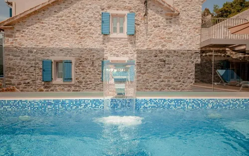 3 Bedrooms Villa in Opatovo