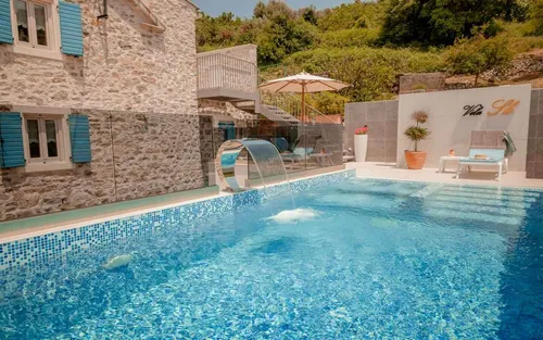 3 Bedrooms Villa in Opatovo