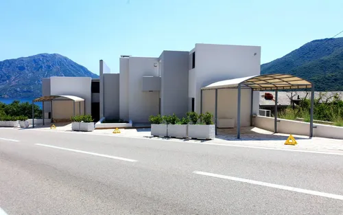 3 Bedrooms Villa in Kotor