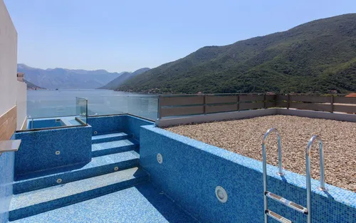 3 Bedrooms Villa in Kotor