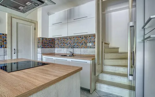 4 Bedrooms Apartment in Budva