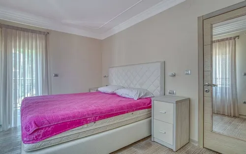 4 Bedrooms Apartment in Budva