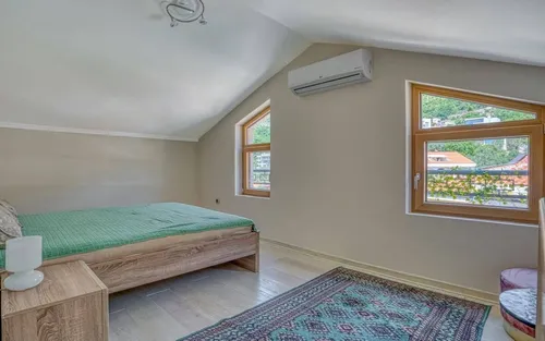 4 Bedrooms Apartment in Budva