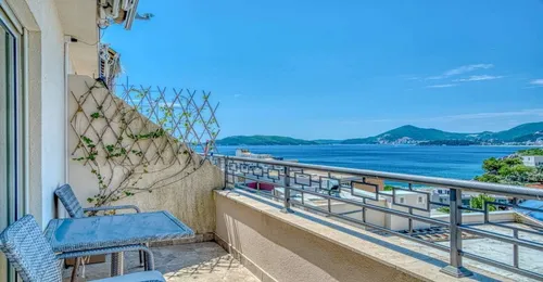 Four-bedroom apartment for sale in Pržno, Budva