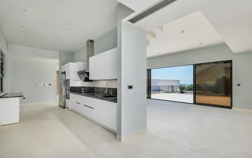 6 Bedrooms Villa in Djurasevici