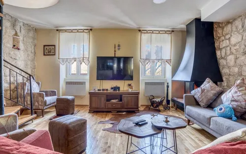 4 Bedrooms Villa in Kotor