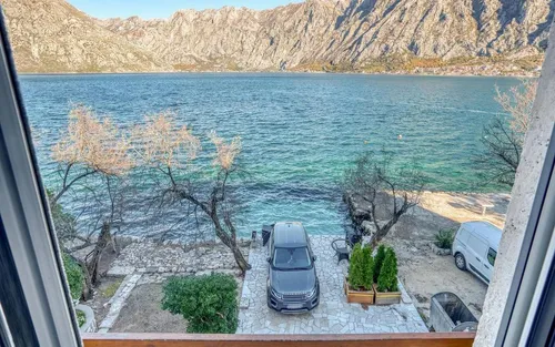 4 Bedrooms Villa in Kotor