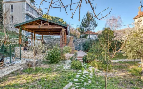 4 Bedrooms Villa in Kotor