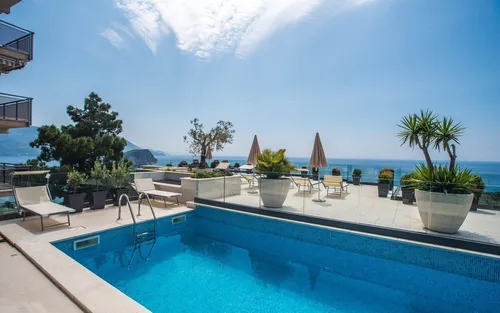 14 Bedrooms Villas in Budva