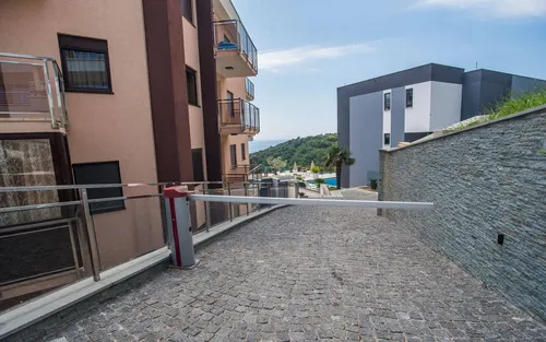 14 Bedrooms Villas in Budva