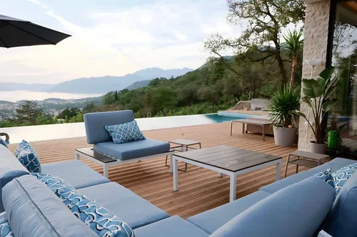 4 Bedrooms Villas in Kavac