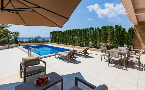 4 Bedrooms Townhouse in Reževici