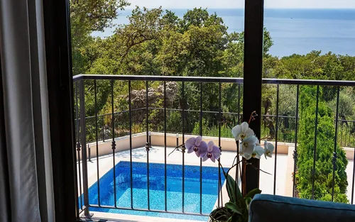 4 Bedrooms Townhouse in Reževici