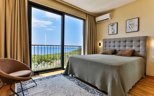 4 Bedrooms Townhouse in Reževici